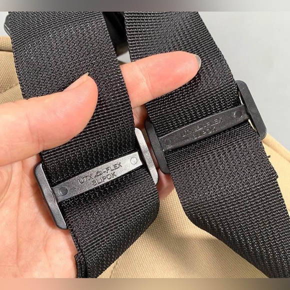 SUPREME ๐ waist bag in Khaki. Unisex Design. OS.๐ฅ!!! - Picture 6 of 6